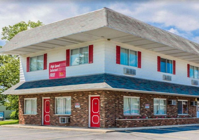 Rodeway Inn (Big Yank Motel & Restaurant) - From Web Listing (newer photo)